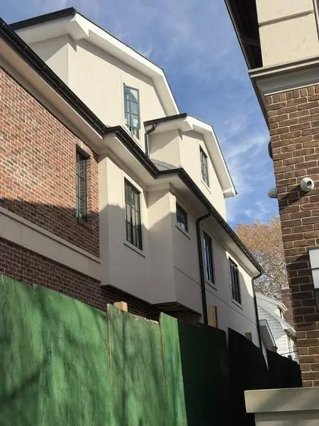 Gutter and downspout installation Brooklyn NY