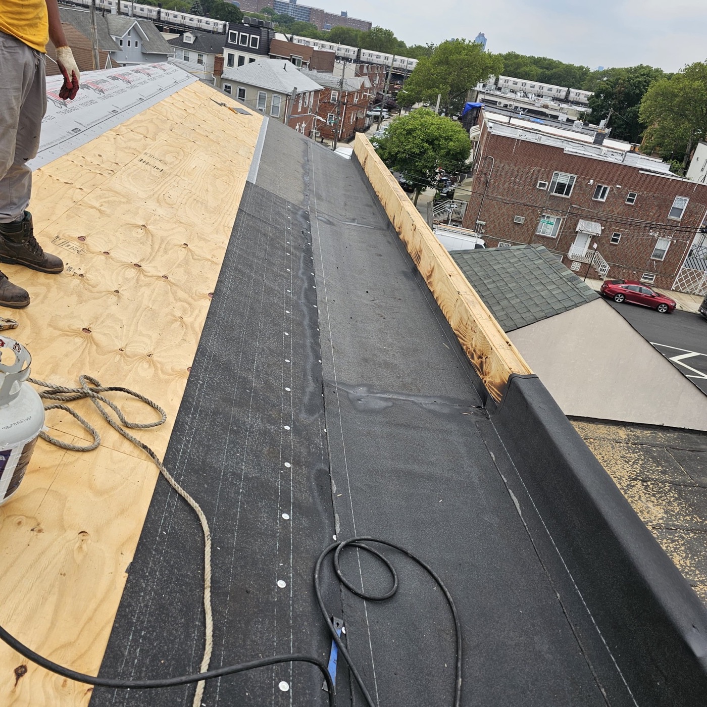 GAF architectural asphalt shingle roof installed on a Brooklyn home